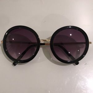 LC Lauren Conrad Black Round Black Sunglasses